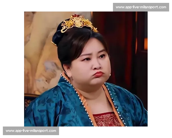 汪顺贾玲跨界联动！运动装同框打网球，握拳合影活力满格