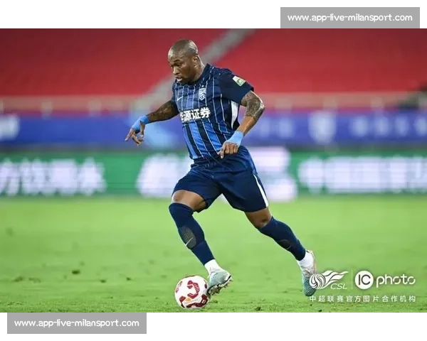 武汉三镇 2-0 青岛海牛：图多列绍尔建功 零封 + 红牌漏判引争议