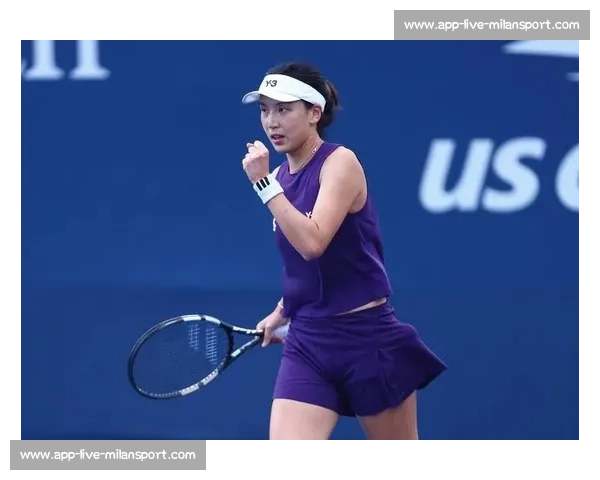 郑钦文三连胜横扫世界第一！王欣瑜草地爆发，中国德比悬念升级