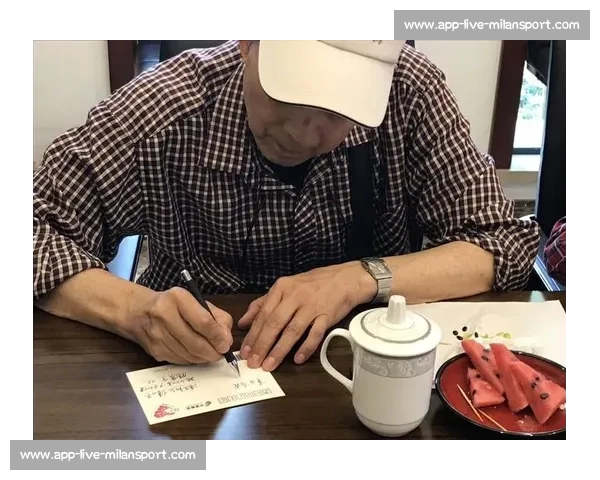 父爱如山！亚马尔父亲 39 岁生日晒合影：10 号传承，儿子未来可期